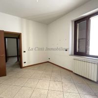 3 locali - Galliate(NO)