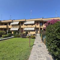 Villa/Villa Bifamiliare/Villetta schiera - Novara(NO)
